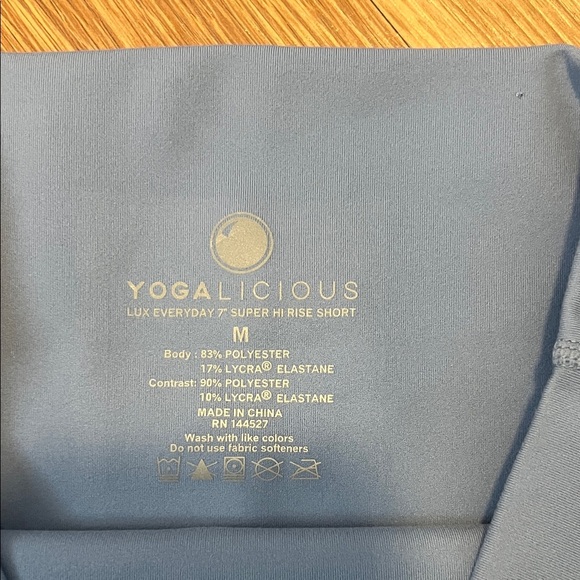 Yogalicious Women's Slate Blue Bike Shorts medium like new - Picture 2 of 4